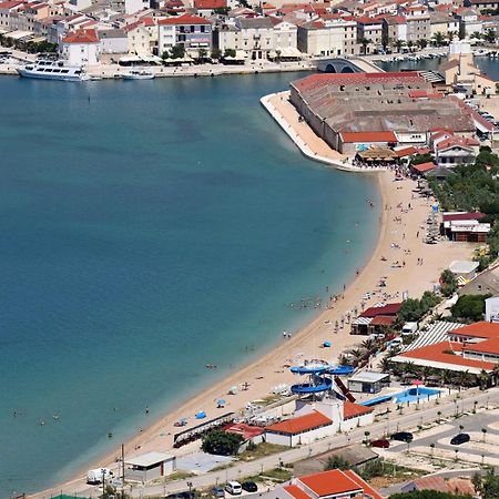 Apartments By The Sea Pag - 16100 باغ المظهر الخارجي الصورة