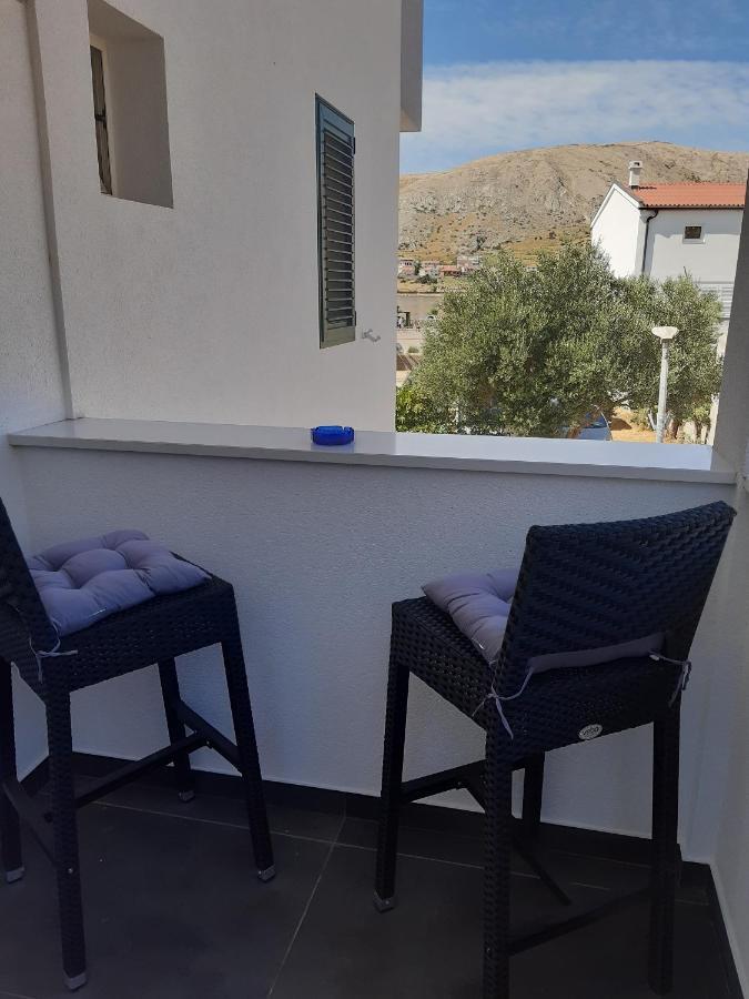Apartments By The Sea Pag - 16100 باغ المظهر الخارجي الصورة