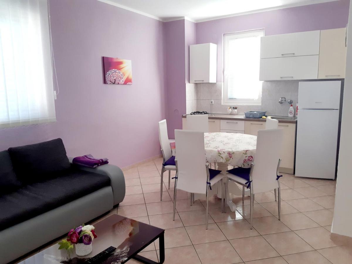 Apartments By The Sea Pag - 16100 باغ المظهر الخارجي الصورة