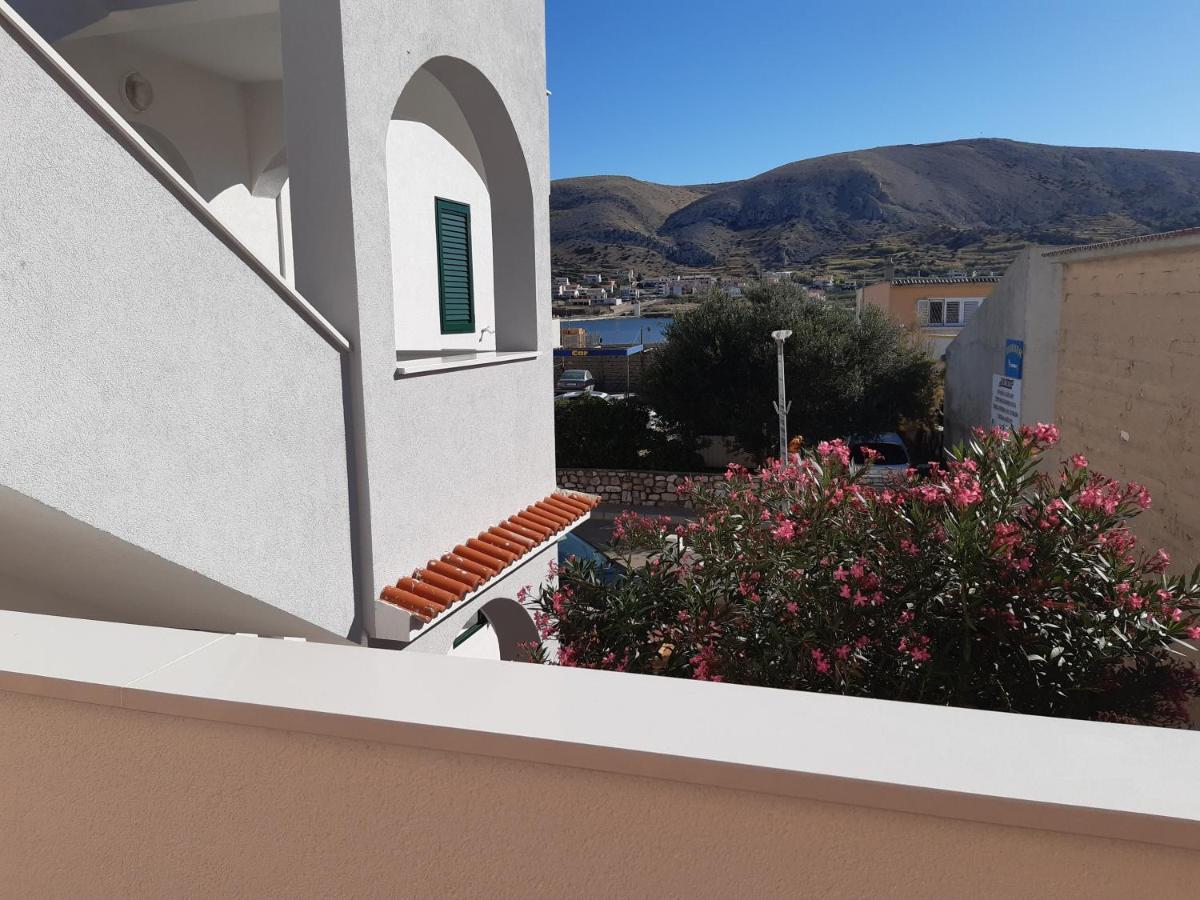 Apartments By The Sea Pag - 16100 باغ المظهر الخارجي الصورة