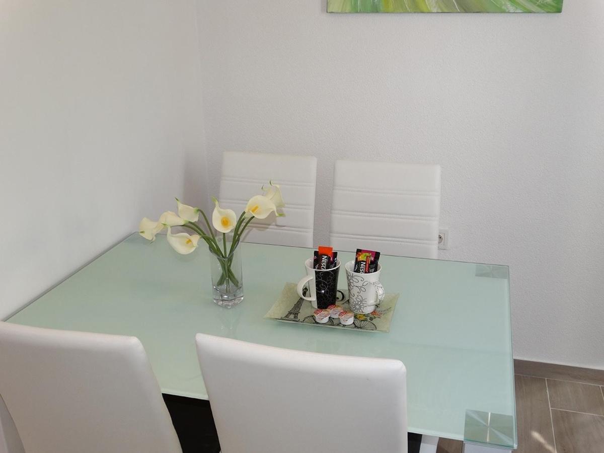 Apartments By The Sea Pag - 16100 باغ المظهر الخارجي الصورة