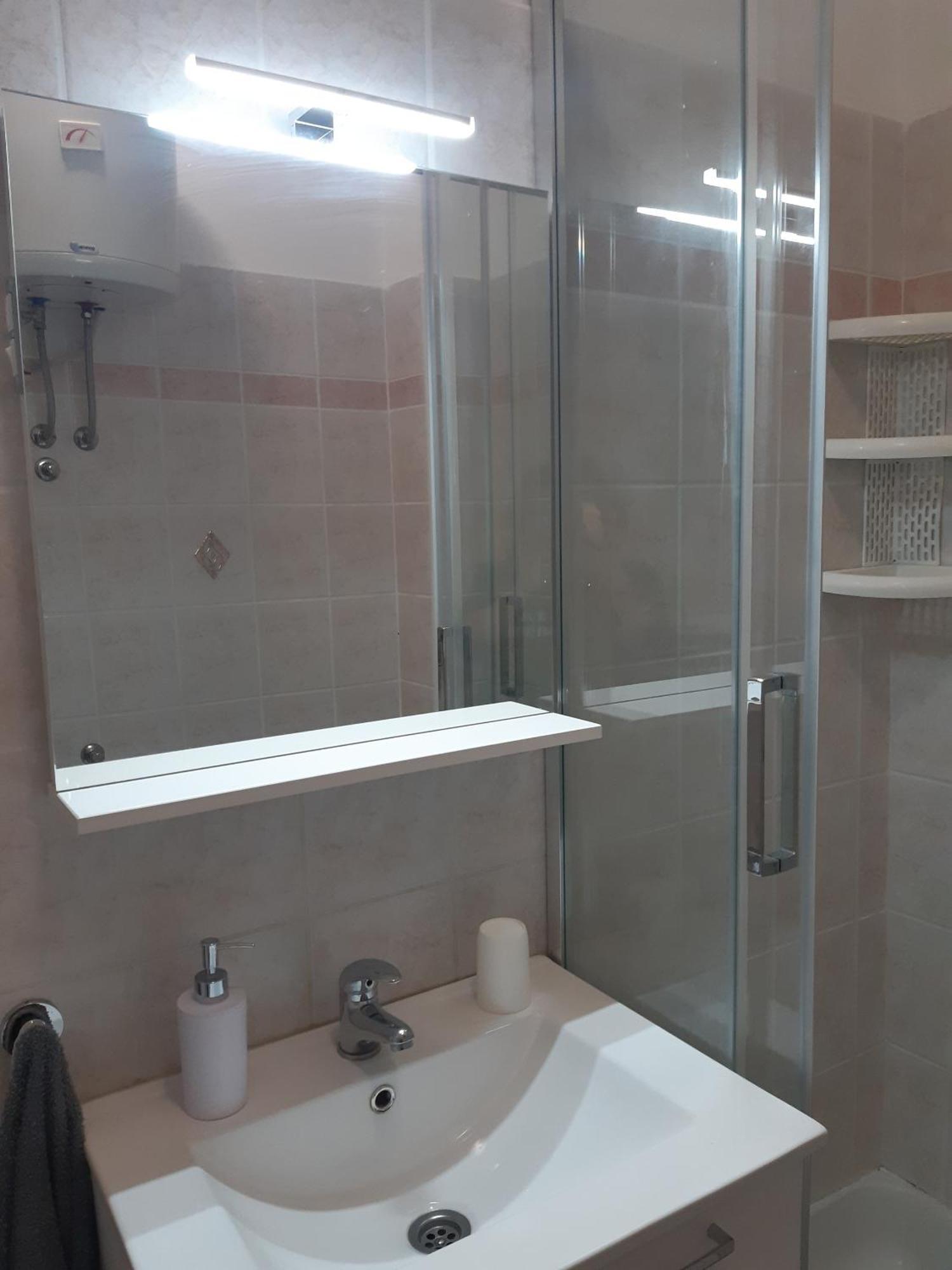 Apartments By The Sea Pag - 16100 باغ الغرفة الصورة